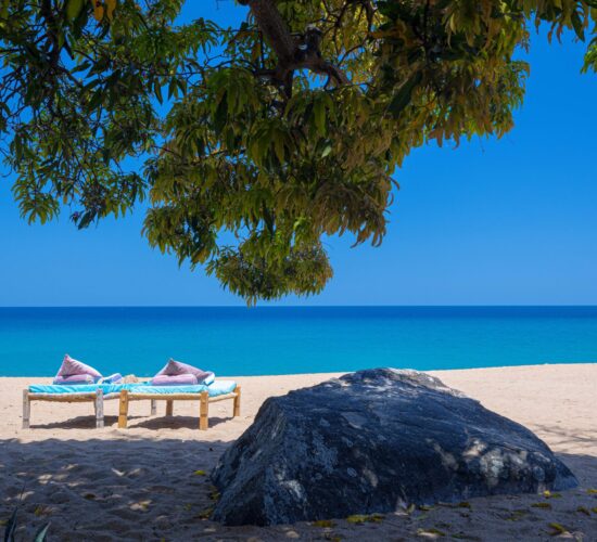 Kaya Mawa - sunloungers with tree shade